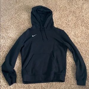 Nike sportswear essential hoodie